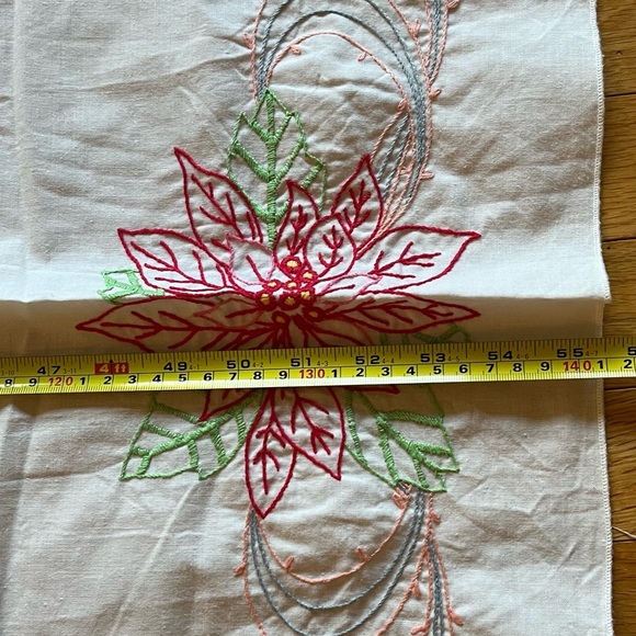 Embroidered Christmas Oval Tablecloth. 55x73. New. Handmade. Cross stitch - Picture 6 of 8